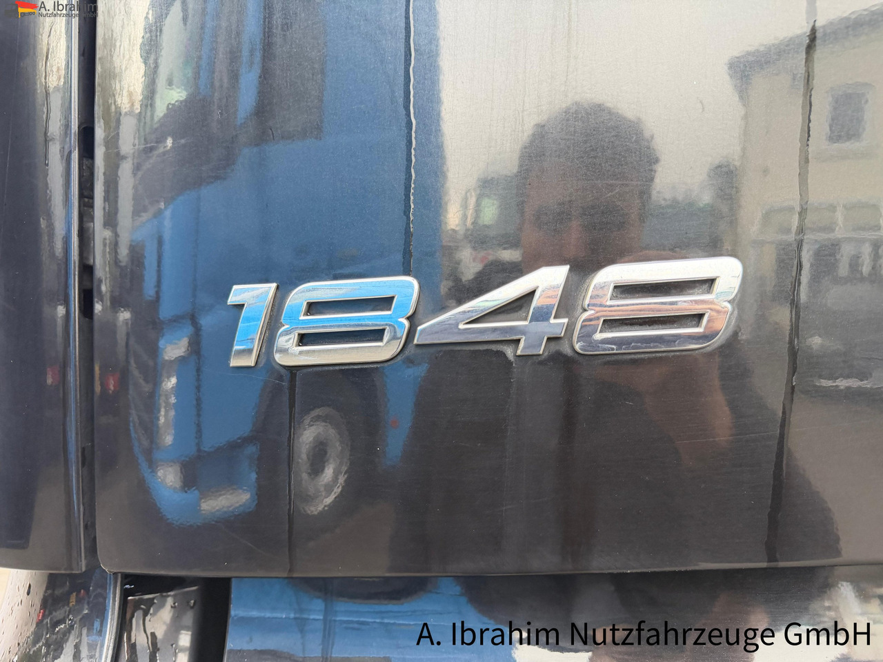 Mercedes-Benz Actros 1848 BigSpace | Retarder | Spoiler | Schubbodenhydraulik | 4x2 - Nyergesvontató: 4 kép. Mercedes-Benz Actros 1848 BigSpace | Retarder | Spoiler | Schubbodenhydraulik | 4x2 - Nyergesvontató: 4 kép.