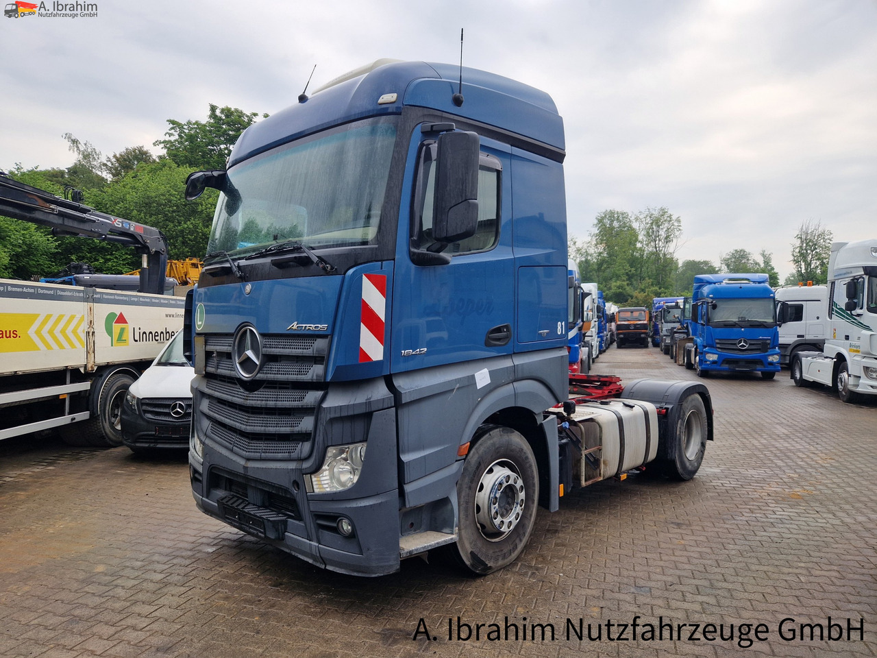 Mercedes-Benz DB 1842, Kipphydraulik deutsches Fahrzeug Retarder, Standklima - Nyergesvontató: 1 kép. Mercedes-Benz DB 1842, Kipphydraulik deutsches Fahrzeug Retarder, Standklima - Nyergesvontató: 1 kép.