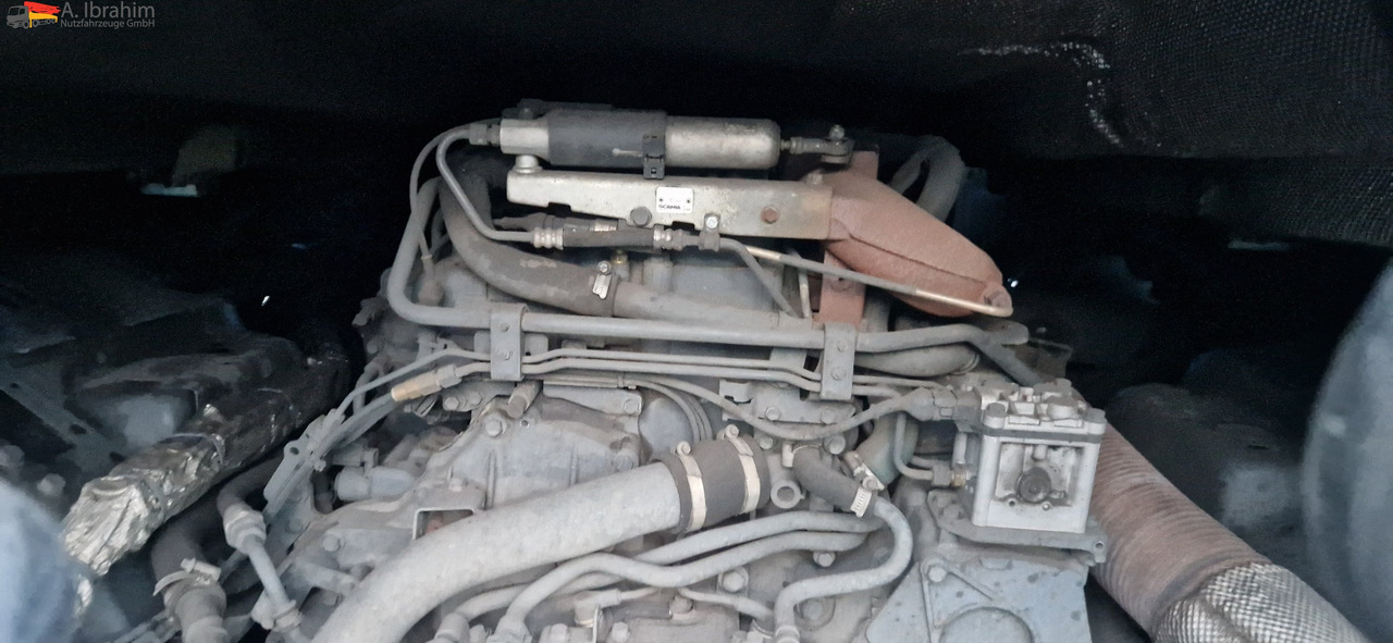 Scania R 480 Retarder, Klima, Zustand gut PTO für Kompressor - Nyergesvontató: 4 kép. Scania R 480 Retarder, Klima, Zustand gut PTO für Kompressor - Nyergesvontató: 4 kép.
