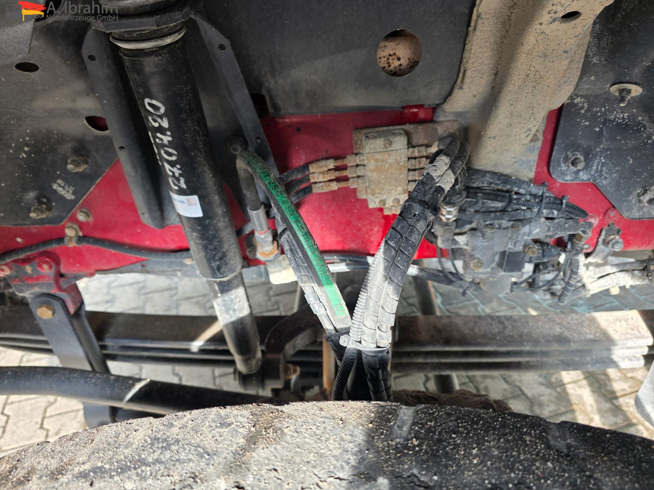 Scania R560 | 6x4 | V8 | Blatt Blatt | Schaltgetriebe | Kipphydraulik | Klima | Trommelbremse| 3 Pedals - Nyergesvontató: 5 kép. Scania R560 | 6x4 | V8 | Blatt Blatt | Schaltgetriebe | Kipphydraulik | Klima | Trommelbremse| 3 Pedals - Nyergesvontató: 5 kép.