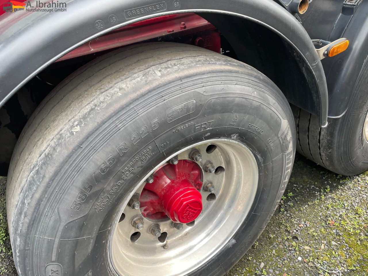 O.M.E.P.S Unfall, voll fahrbereit 35 cbm - Silós félpótkocsi: 4 kép. O.M.E.P.S Unfall, voll fahrbereit 35 cbm - Silós félpótkocsi: 4 kép.