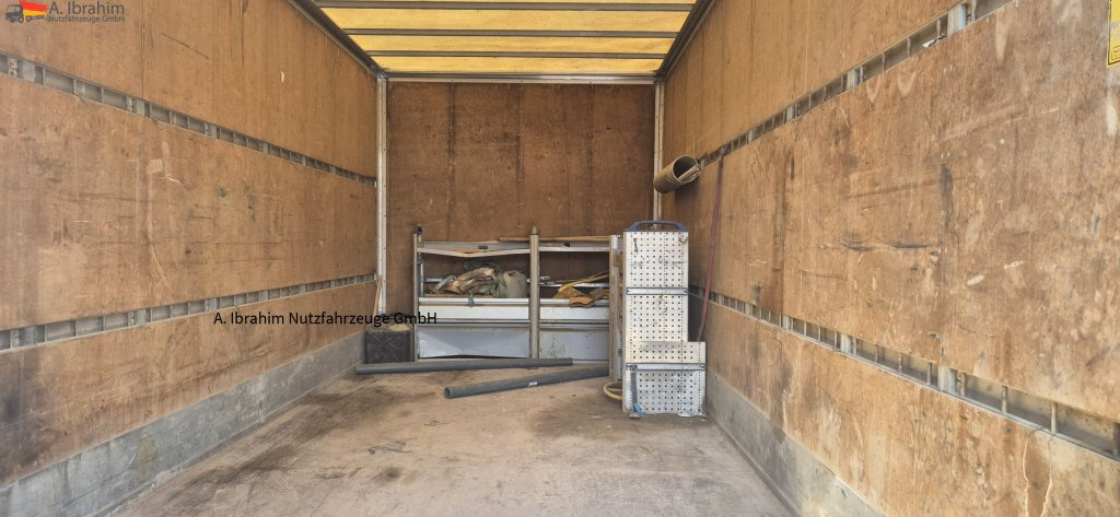 Renault Midlum 180 DCI Werkstattkoffer mit Treppe - Dobozos kisteherautó: 5 kép. Renault Midlum 180 DCI Werkstattkoffer mit Treppe - Dobozos kisteherautó: 5 kép.