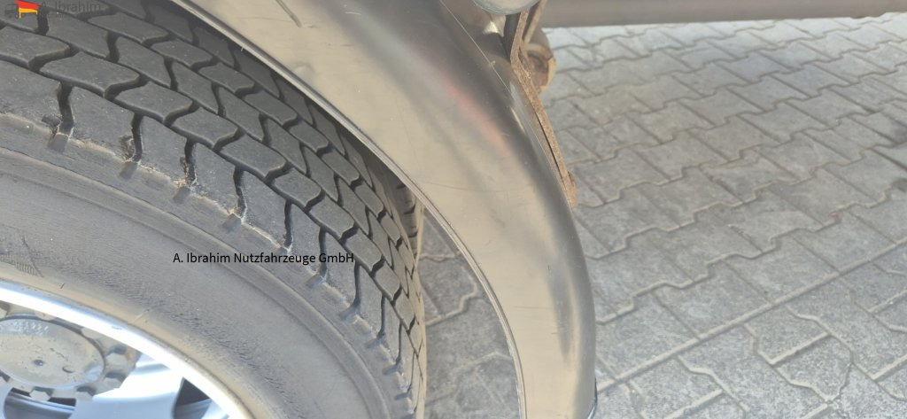 Renault Midlum 180 DCI Werkstattkoffer mit Treppe - Dobozos kisteherautó: 4 kép. Renault Midlum 180 DCI Werkstattkoffer mit Treppe - Dobozos kisteherautó: 4 kép.