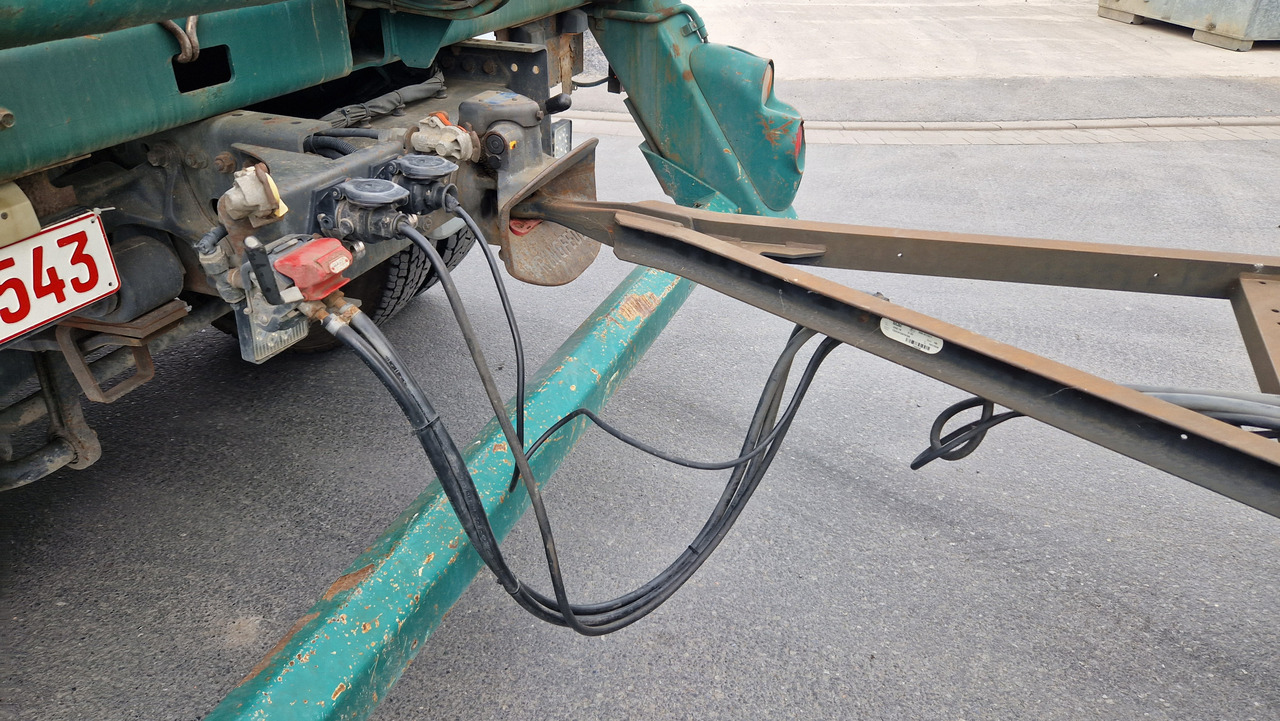 SPITZER SAPI 1832 Zustand 3-, steht länger - Tartályos pótkocsi: 4 kép. SPITZER SAPI 1832 Zustand 3-, steht länger - Tartályos pótkocsi: 4 kép.