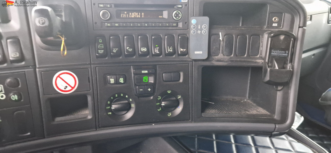 Scania R410 Retarder, Klima, Standklima Top Zustand!! - Ponyvás teherautó: 3 kép. Scania R410 Retarder, Klima, Standklima Top Zustand!! - Ponyvás teherautó: 3 kép.