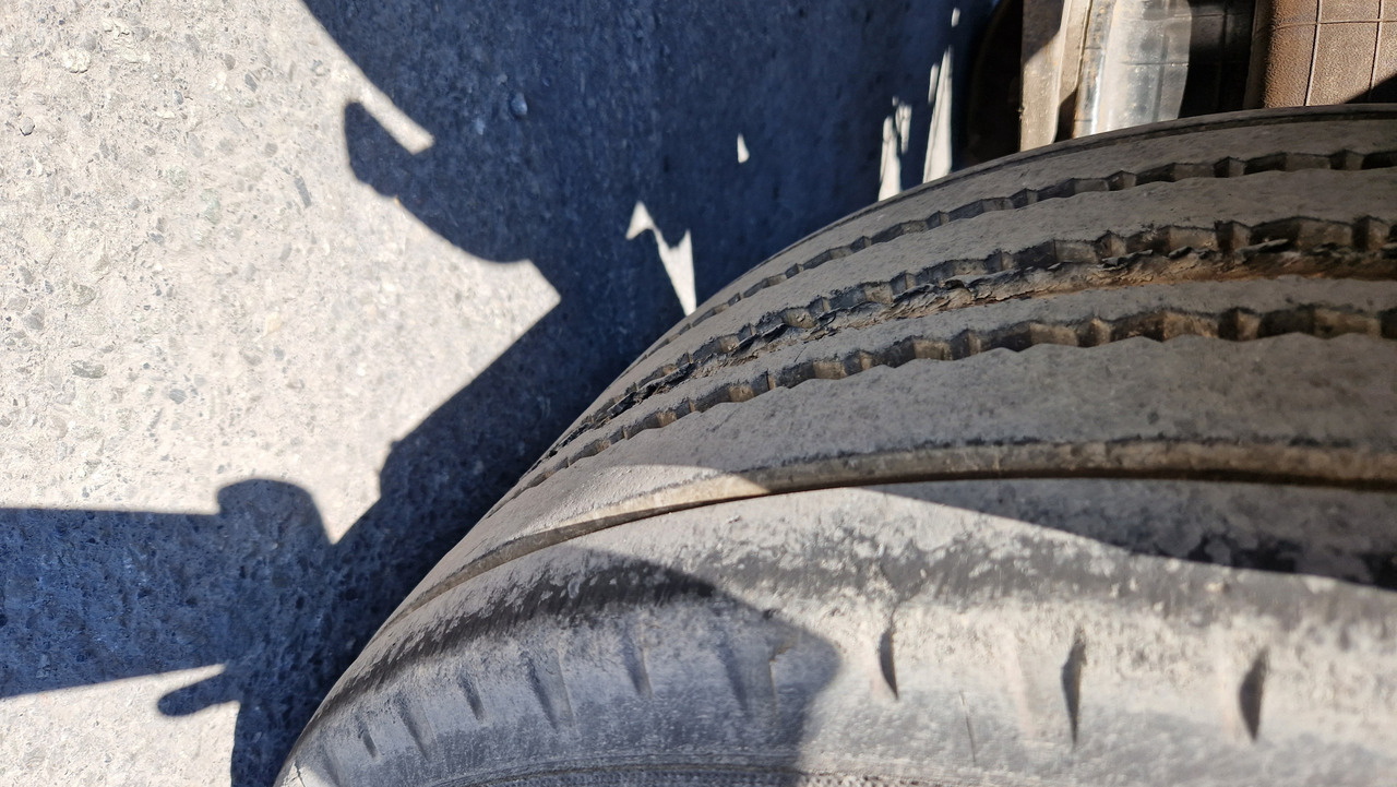 Schmitz SCF 24G Slider - Félpótkocsi cserefelépítményes: 4 kép. Schmitz SCF 24G Slider - Félpótkocsi cserefelépítményes: 4 kép.