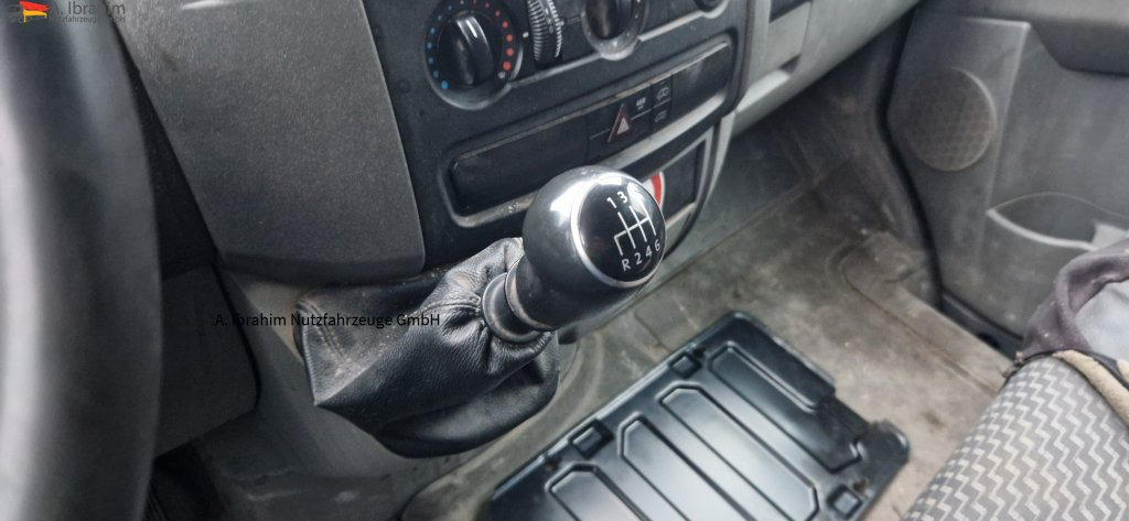 VW Crafter 2.5 Diesel - Furgon: 3 kép. VW Crafter 2.5 Diesel - Furgon: 3 kép.