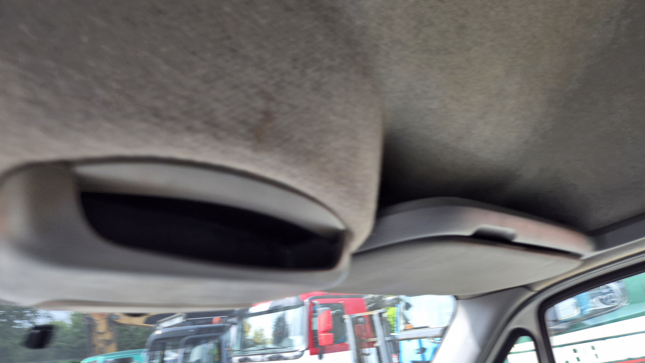 VW Crafter 2.5 Diesel Rost ja, technisch super, HU neu 01 2025 - Furgon: 2 kép. VW Crafter 2.5 Diesel Rost ja, technisch super, HU neu 01 2025 - Furgon: 2 kép.