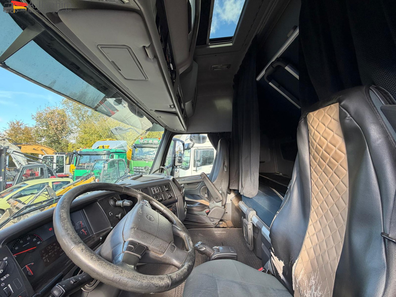 Volvo FH500 Meiller RK 20.70 | Lift-Lenkachse | 6x2 | Globetrotter - Horgos rakodó teherautó: 2 kép. Volvo FH500 Meiller RK 20.70 | Lift-Lenkachse | 6x2 | Globetrotter - Horgos rakodó teherautó: 2 kép.