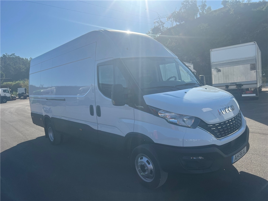 Iveco 35C16 - Furgon: 3 kép. Iveco 35C16 - Furgon: 3 kép.