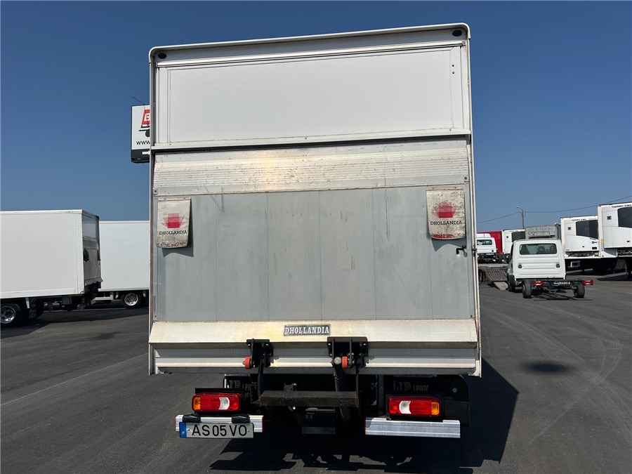 Iveco 35C16HA8 - Dobozos felépítményű teherautó: 5 kép. Iveco 35C16HA8 - Dobozos felépítményű teherautó: 5 kép.