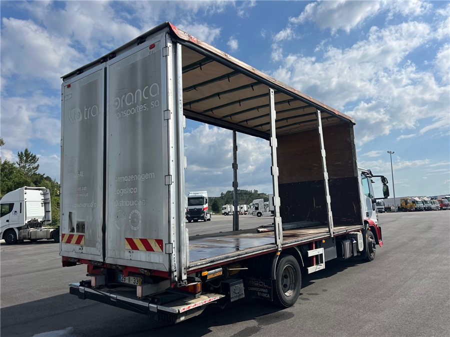 Iveco ML 120EP22 H ES - Ponyvás teherautó: 4 kép. Iveco ML 120EP22 H ES - Ponyvás teherautó: 4 kép.