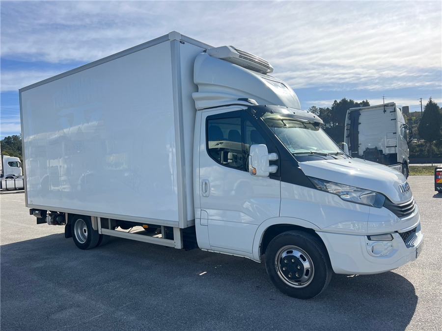 Iveco daily 35-180 - Hűtős kisteherautó: 3 kép. Iveco daily 35-180 - Hűtős kisteherautó: 3 kép.