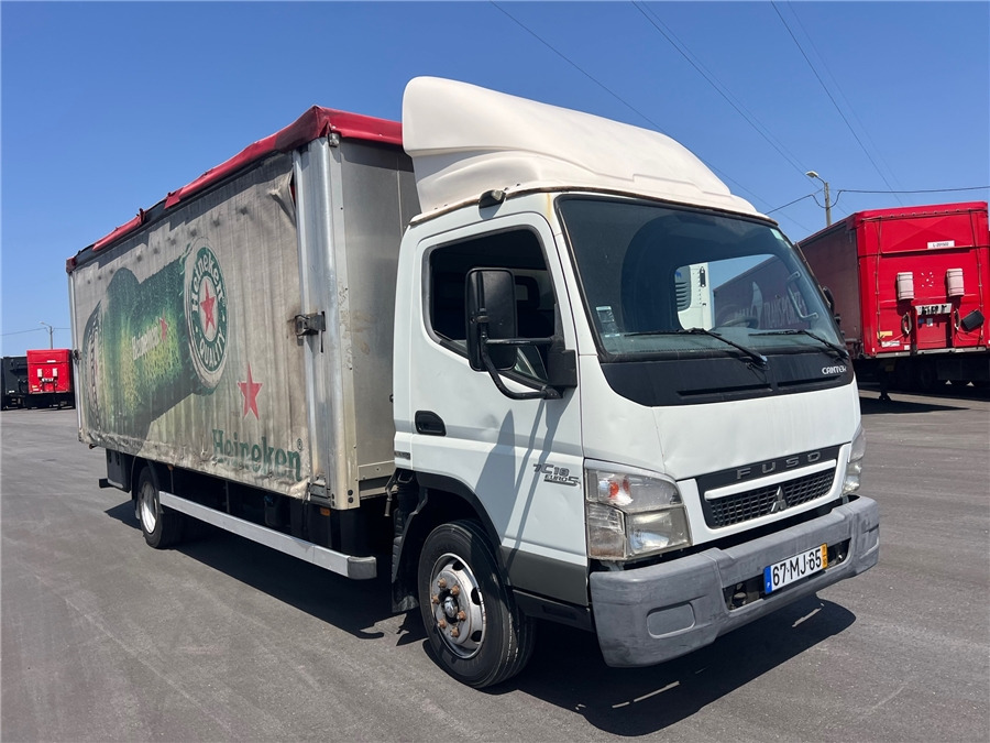 Mitsubishi 7C18 - Ponyvás teherautó: 3 kép. Mitsubishi 7C18 - Ponyvás teherautó: 3 kép.