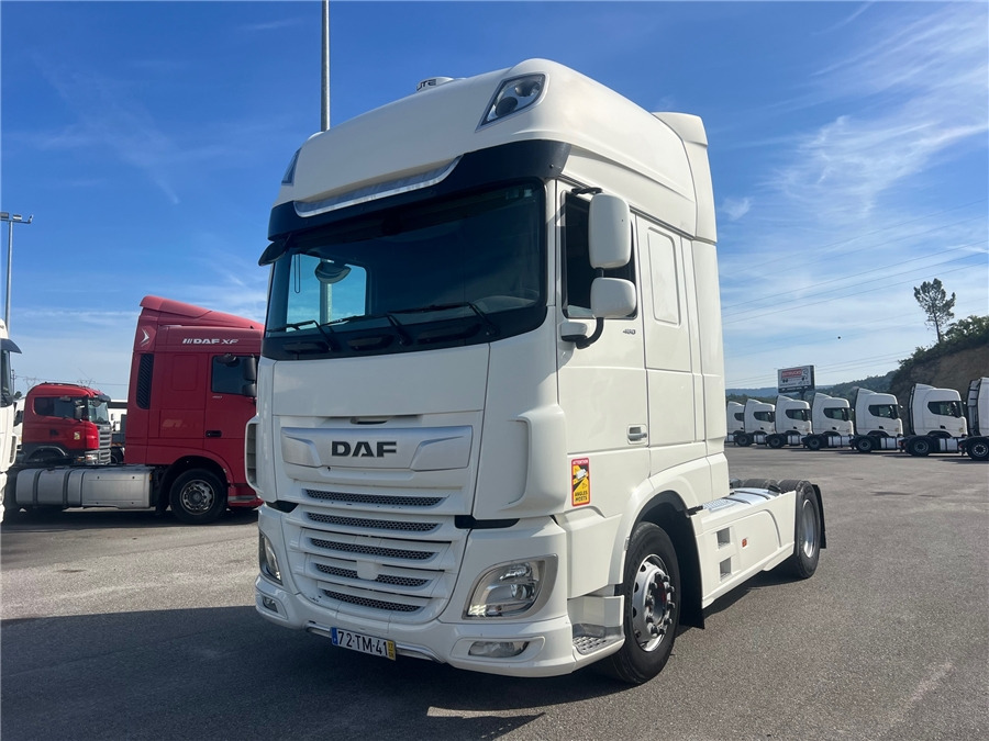 DAF XF 105/480 - Nyergesvontató: 1 kép. DAF XF 105/480 - Nyergesvontató: 1 kép.