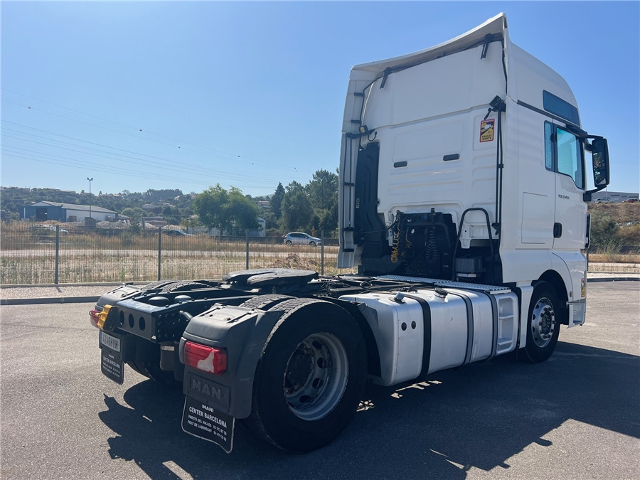 MAN TGX 18.480 - Nyergesvontató: 4 kép. MAN TGX 18.480 - Nyergesvontató: 4 kép.