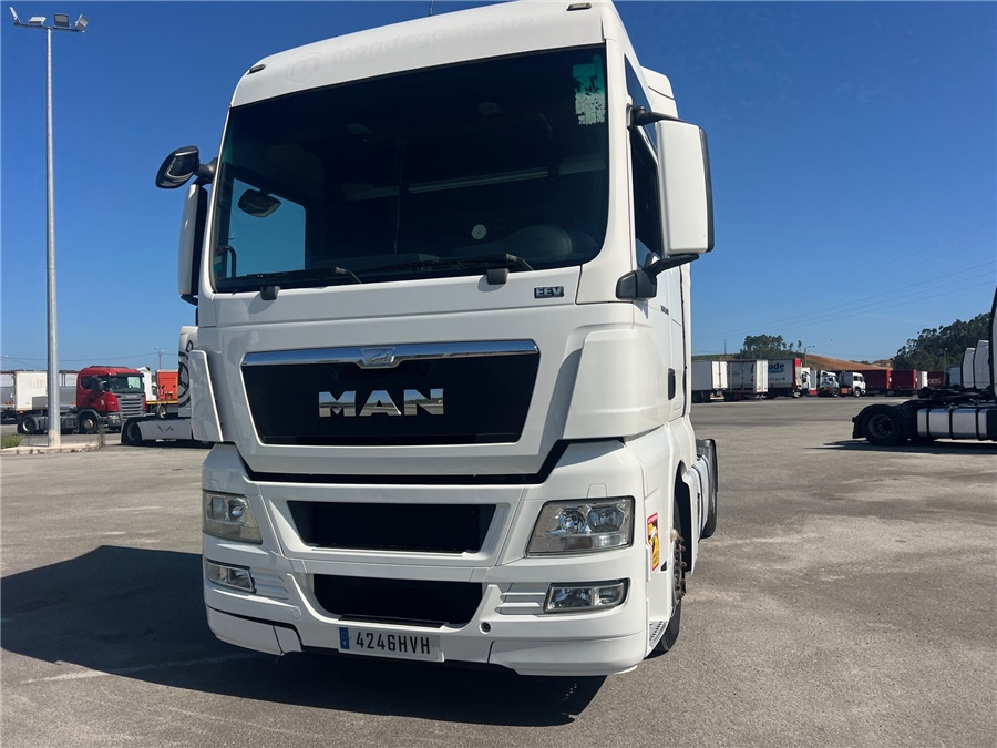 MAN TGX 18.480 - Nyergesvontató: 2 kép. MAN TGX 18.480 - Nyergesvontató: 2 kép.
