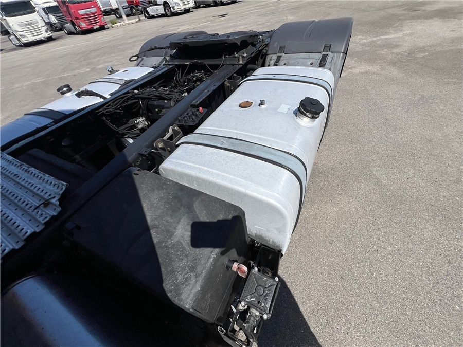 Nyergesvontató MAN TGX 18.480: 9 kép.