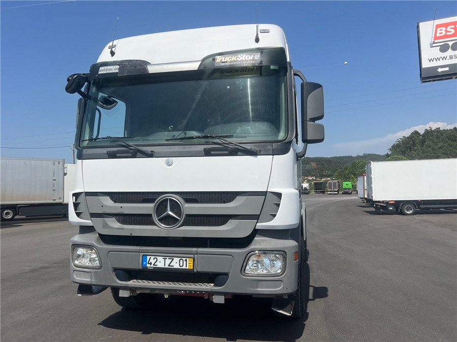 MERCEDES-BENZ ACTROS 2044 MP3 / STELL SUSPENCION - Nyergesvontató: 2 kép. MERCEDES-BENZ ACTROS 2044 MP3 / STELL SUSPENCION - Nyergesvontató: 2 kép.
