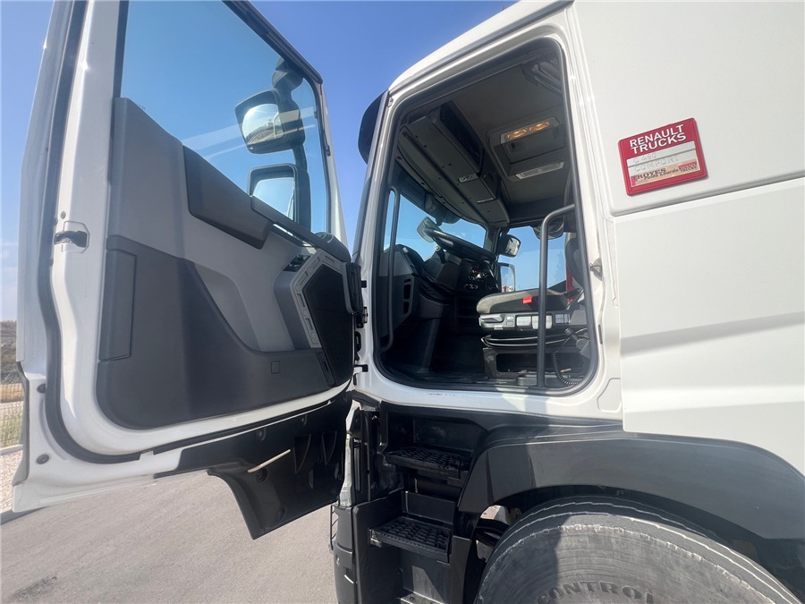Renault C 460 lízing Renault C 460: 14 kép.