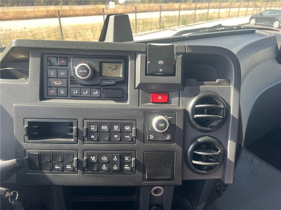 Renault C 460 lízing Renault C 460: 19 kép.