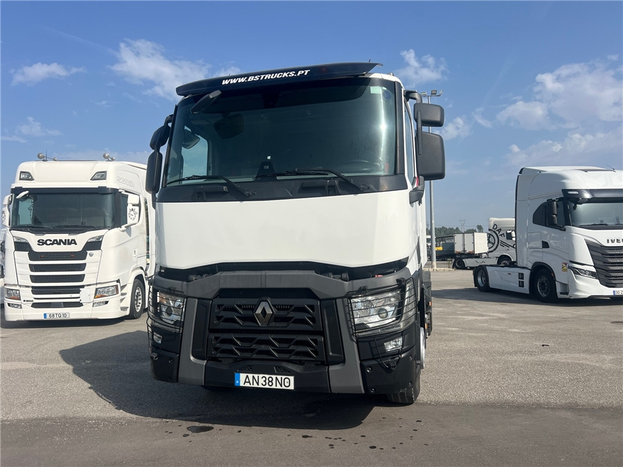 Renault C 460 - Nyergesvontató: 2 kép. Renault C 460 - Nyergesvontató: 2 kép.