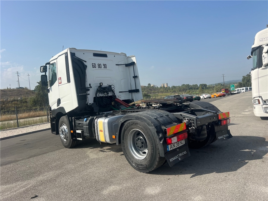 Renault C 460 - Nyergesvontató: 5 kép. Renault C 460 - Nyergesvontató: 5 kép.