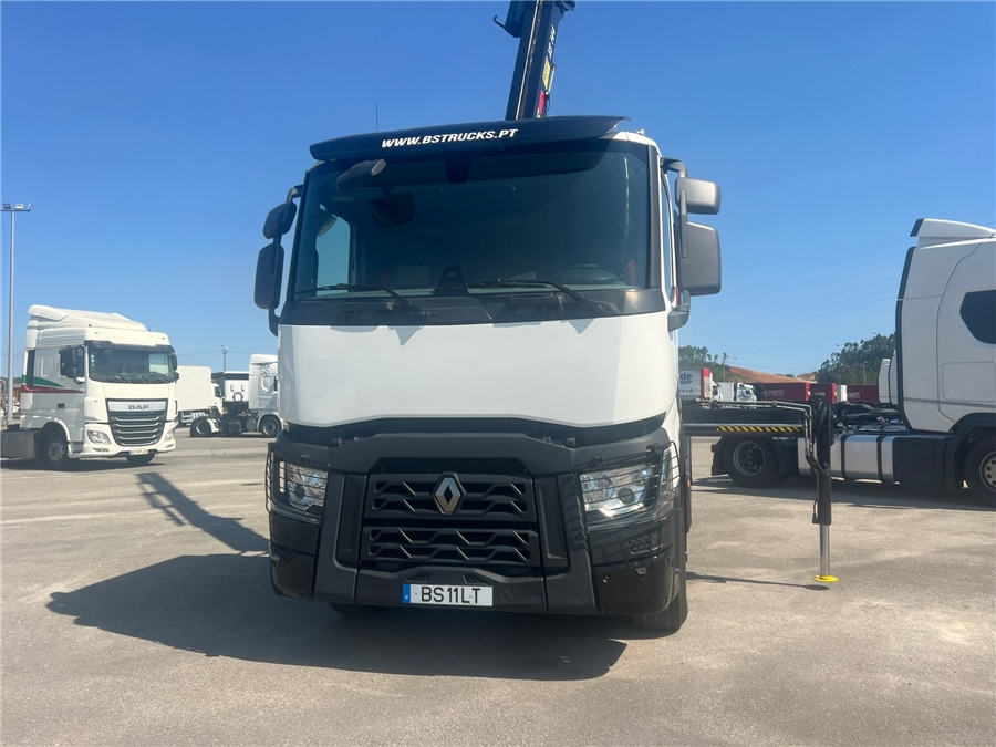 Renault C 460 T - Nyergesvontató: 2 kép. Renault C 460 T - Nyergesvontató: 2 kép.