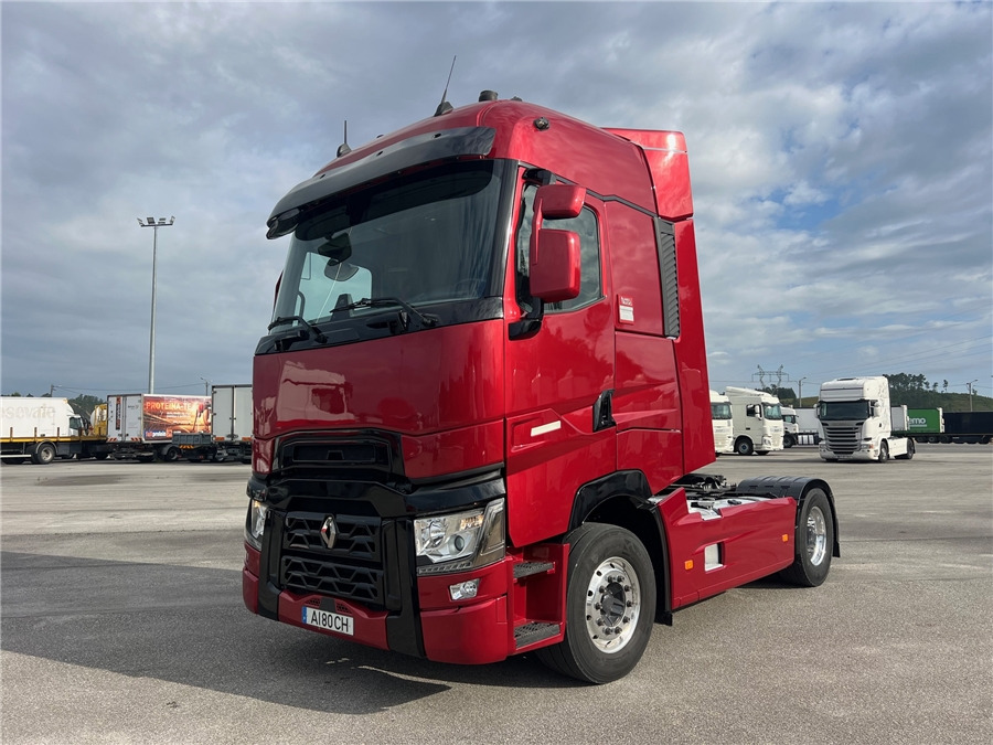 Renault T480 - Nyergesvontató: 1 kép. Renault T480 - Nyergesvontató: 1 kép.