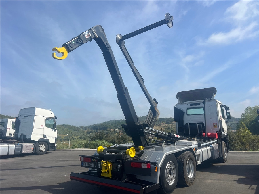 Renault C 430 - Horgos rakodó teherautó: 2 kép. Renault C 430 - Horgos rakodó teherautó: 2 kép.