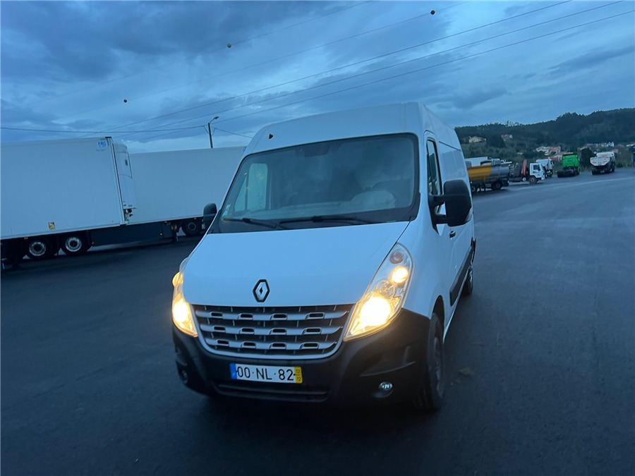 Renault Master - Hűtős kisteherautó: 2 kép. Renault Master - Hűtős kisteherautó: 2 kép.