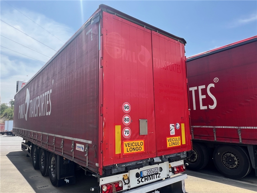 SCHMITZ CARGOBULL SCB-S3T TETO ELEVAR - Ponyvás félpótkocsi: 3 kép. SCHMITZ CARGOBULL SCB-S3T TETO ELEVAR - Ponyvás félpótkocsi: 3 kép.