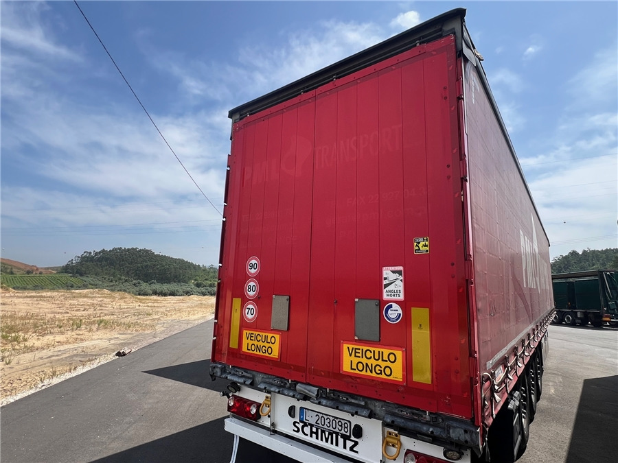 SCHMITZ CARGOBULL SCB-S3T TETO ELEVAR - Ponyvás félpótkocsi: 3 kép. SCHMITZ CARGOBULL SCB-S3T TETO ELEVAR - Ponyvás félpótkocsi: 3 kép.