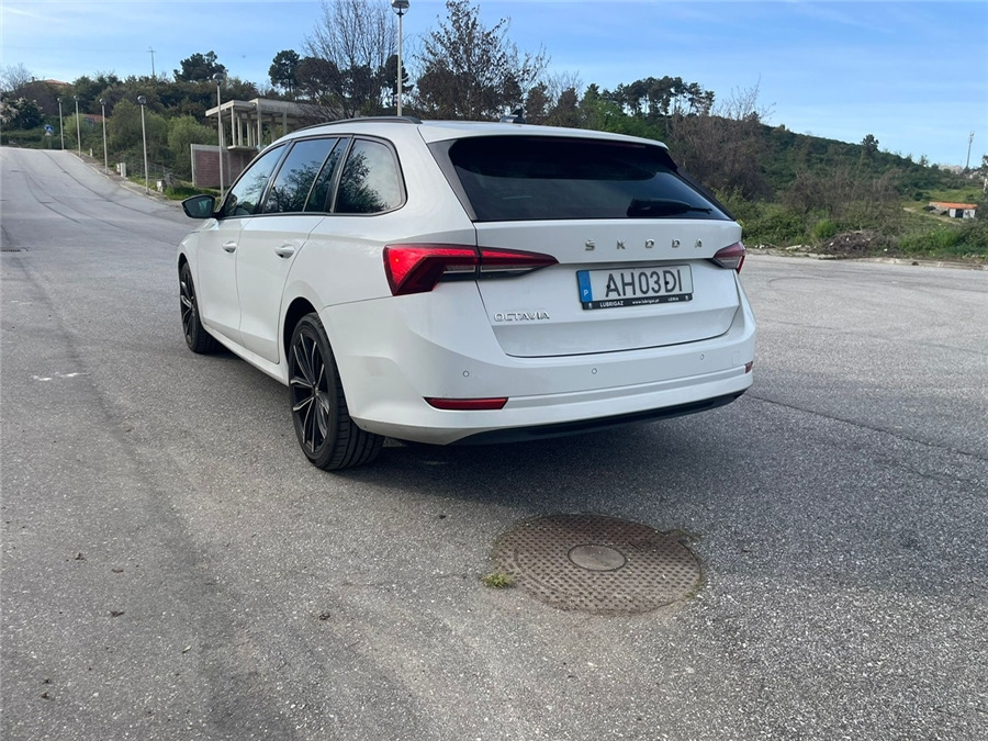 SKODA OCTAVIA - Autó: 3 kép. SKODA OCTAVIA - Autó: 3 kép.
