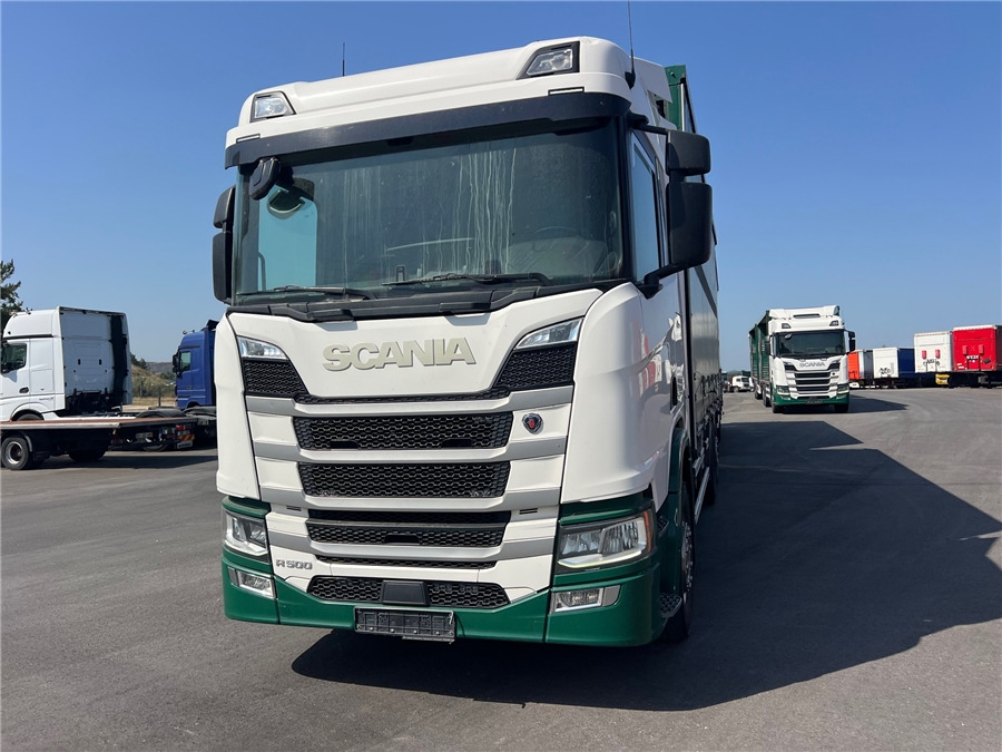 Scania R500 - Ponyvás teherautó: 2 kép. Scania R500 - Ponyvás teherautó: 2 kép.
