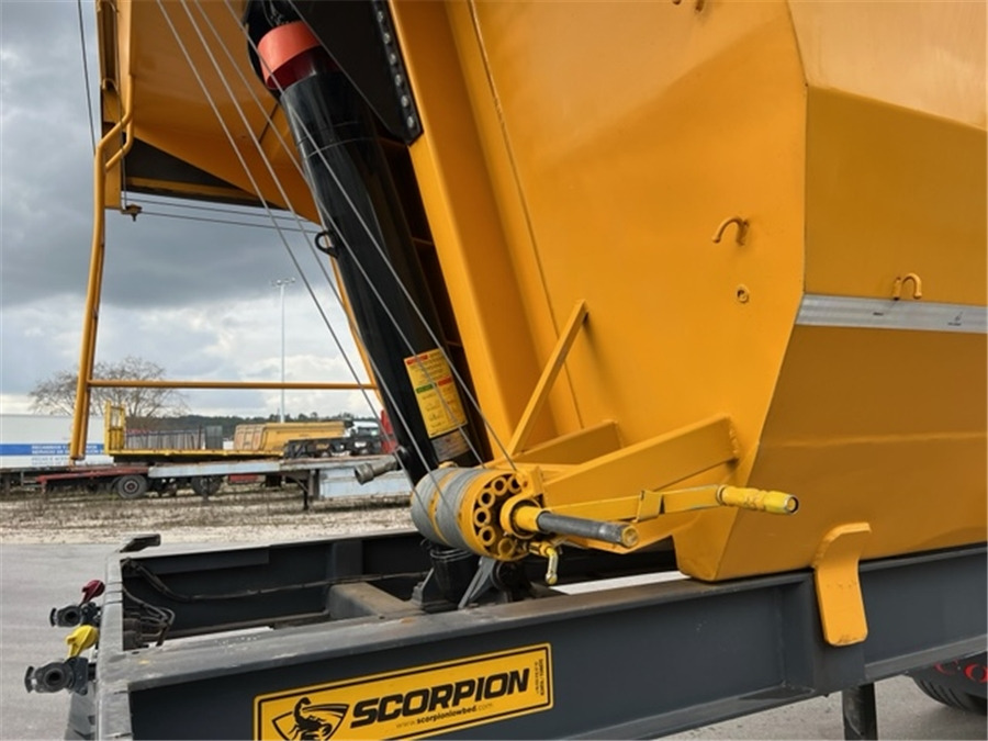 Scorpion - Félpótkocsi billenőplatós: 5 kép. Scorpion - Félpótkocsi billenőplatós: 5 kép.