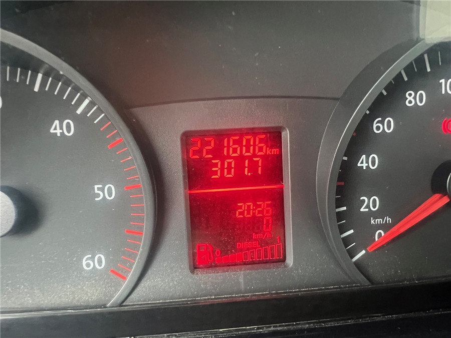 Dobozos kisteherautó, Duplakabinos kisteherautó VOLKSWAGEN CRAFTER: 17 kép. Dobozos kisteherautó, Duplakabinos kisteherautó VOLKSWAGEN CRAFTER: 17 kép.