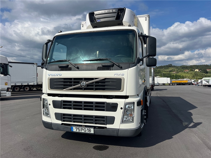 Volvo FM 9 - Hűtős teherautó: 2 kép. Volvo FM 9 - Hűtős teherautó: 2 kép.
