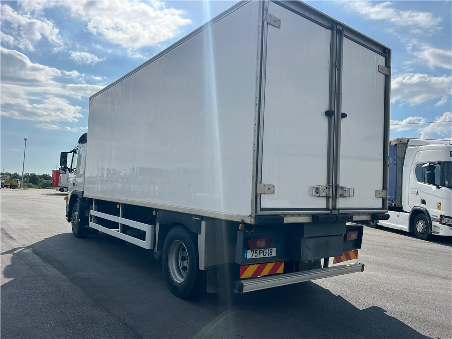 Volvo FM 9 - Hűtős teherautó: 4 kép. Volvo FM 9 - Hűtős teherautó: 4 kép.