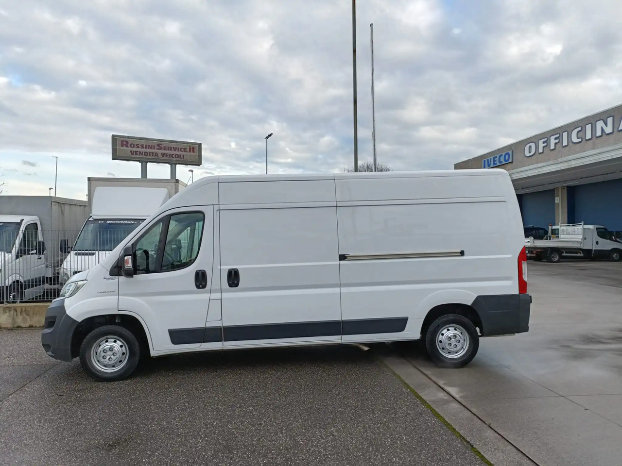 FIAT DUCATO 35 L3H2 CNG METANO - Furgon: 5 kép. FIAT DUCATO 35 L3H2 CNG METANO - Furgon: 5 kép.