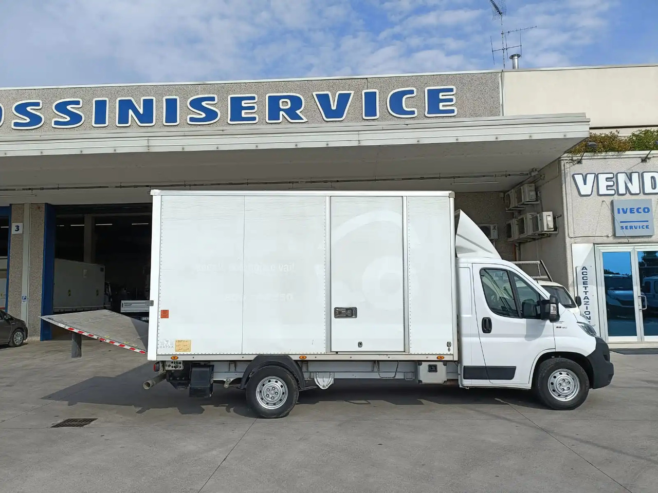FIAT DUCATO MAXI - Dobozos kisteherautó: 5 kép. FIAT DUCATO MAXI - Dobozos kisteherautó: 5 kép.