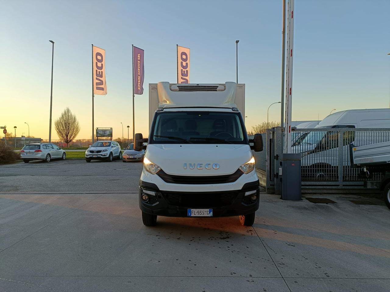 IVECO DAILY 35C18 FRIGO FRCX 3.0 - Hűtős kisteherautó: 2 kép. IVECO DAILY 35C18 FRIGO FRCX 3.0 - Hűtős kisteherautó: 2 kép.
