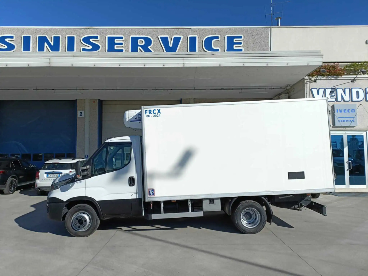 IVECO DAILY 60C18 FRCX ATP 06/2024 - Hűtős teherautó: 4 kép. IVECO DAILY 60C18 FRCX ATP 06/2024 - Hűtős teherautó: 4 kép.