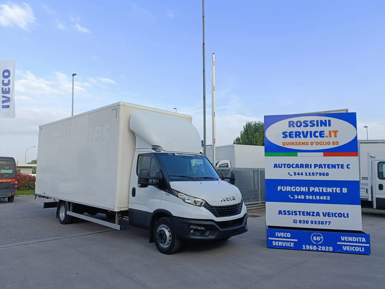 IVECO DAILY 72C18 72.180 HI P - Dobozos felépítményű teherautó: 1 kép. IVECO DAILY 72C18 72.180 HI P - Dobozos felépítményű teherautó: 1 kép.