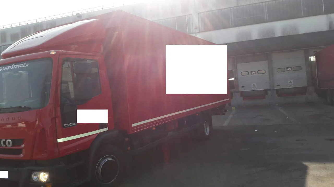 IVECO EUROCARGO 120E18 - Dobozos felépítményű teherautó: 3 kép. IVECO EUROCARGO 120E18 - Dobozos felépítményű teherautó: 3 kép.