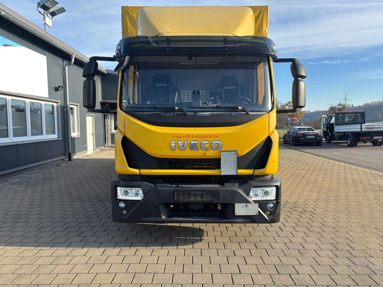 IVECO EUROCARGO 120E25P - Alvaz teherautó: 1 kép. IVECO EUROCARGO 120E25P - Alvaz teherautó: 1 kép.