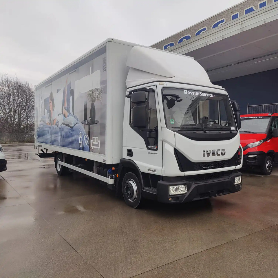 IVECO EUROCARGO 75E19 / 80E19 / 86E19 - Dobozos felépítményű teherautó: 3 kép. IVECO EUROCARGO 75E19 / 80E19 / 86E19 - Dobozos felépítményű teherautó: 3 kép.
