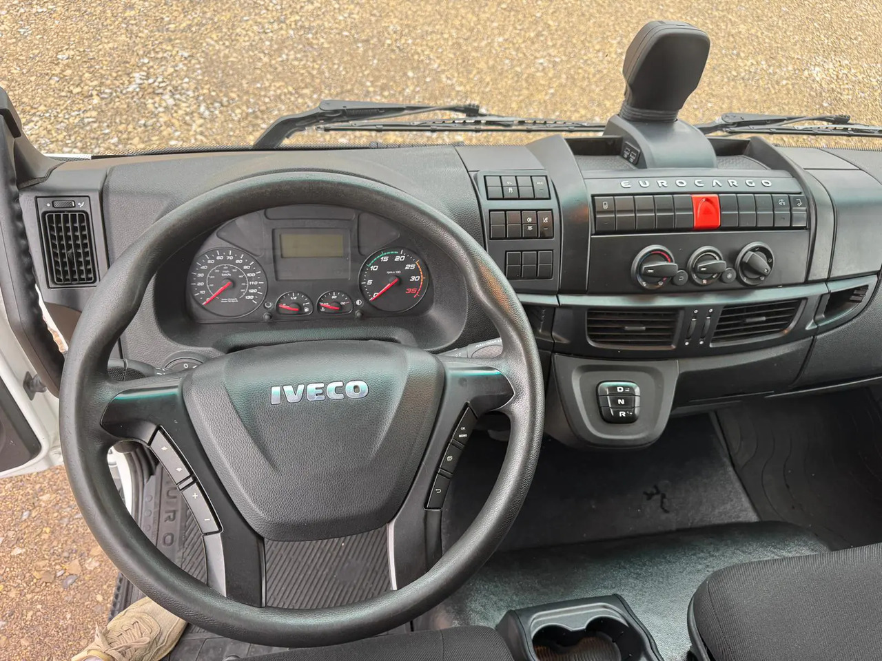 IVECO EUROCARGO 75E19P - Alvaz teherautó: 3 kép. IVECO EUROCARGO 75E19P - Alvaz teherautó: 3 kép.
