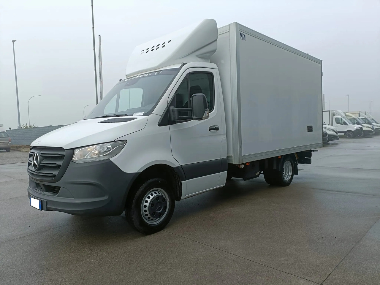 MERCEDES BENZ SPRINTER 415 150 CV - Hűtős kisteherautó: 3 kép. MERCEDES BENZ SPRINTER 415 150 CV - Hűtős kisteherautó: 3 kép.