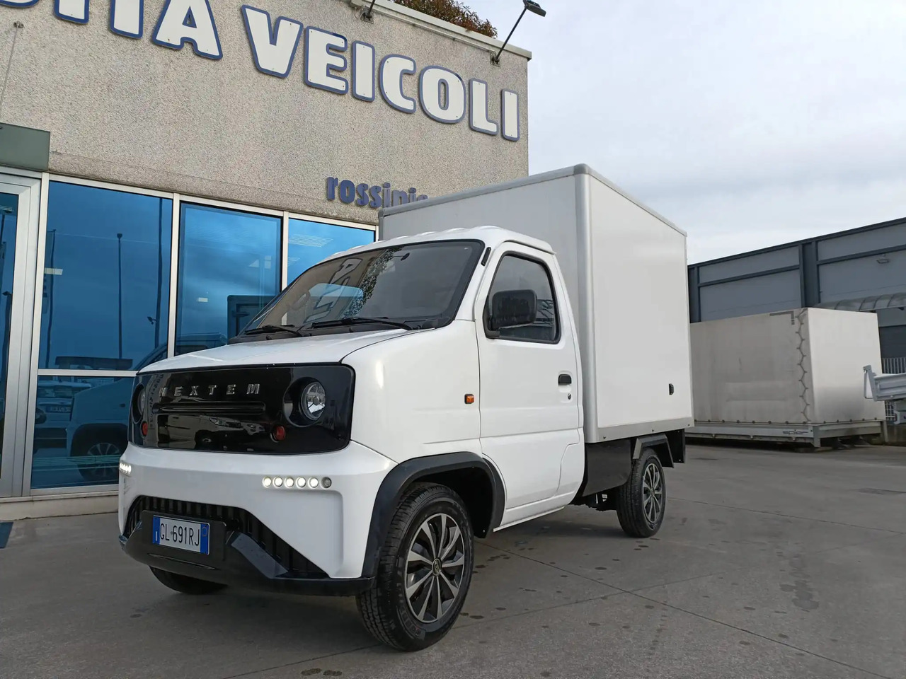 NEXTEM FURGONE BOX 100% ELETTRICO - Dobozos kisteherautó, Elektromos kisteherautó: 2 kép. NEXTEM FURGONE BOX 100% ELETTRICO - Dobozos kisteherautó, Elektromos kisteherautó: 2 kép.